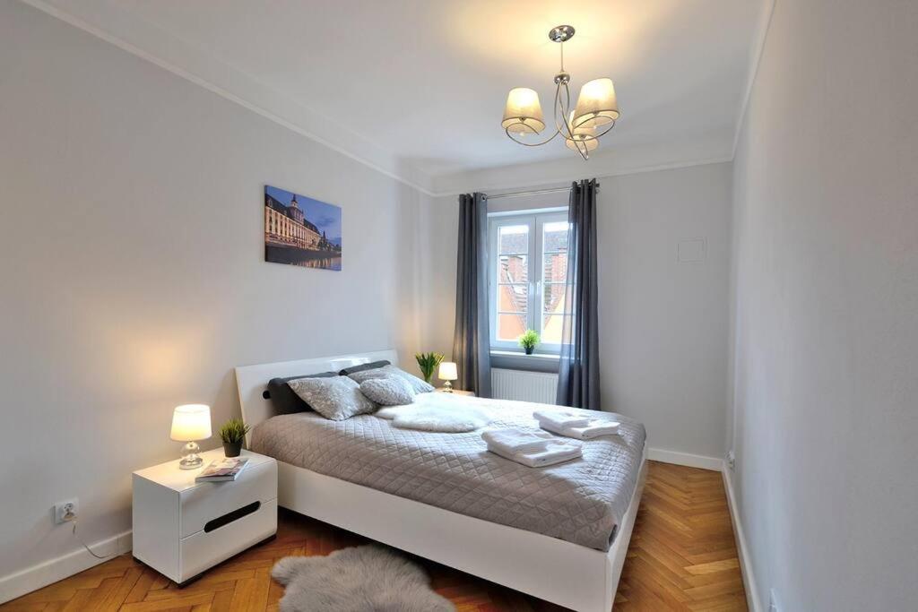 Z Apartment On Town Hall - Rynek Ratusz - 2 Rooms Wrocław Extérieur photo
