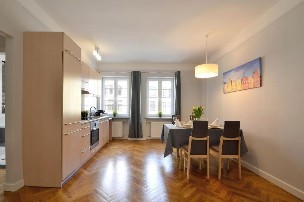Z Apartment On Town Hall - Rynek Ratusz - 2 Rooms Wrocław Extérieur photo